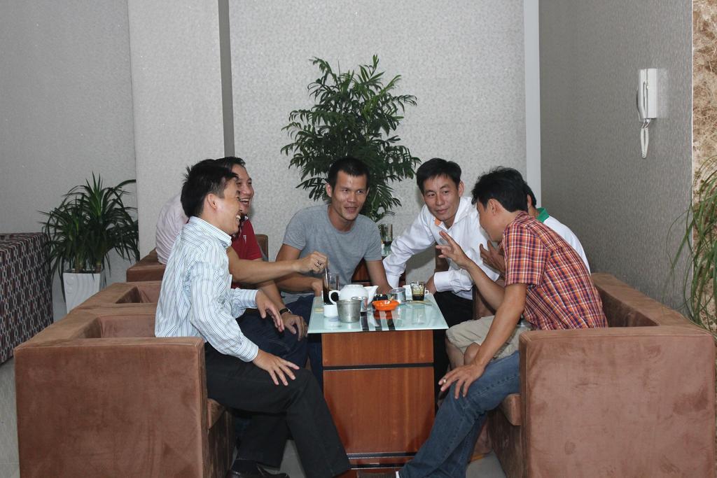Hoang Ngoc Hotel Pleiku Esterno foto